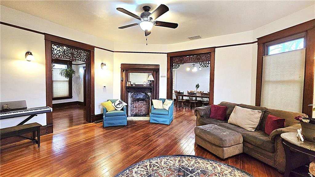 Listing Photo MLS #HMS2521931