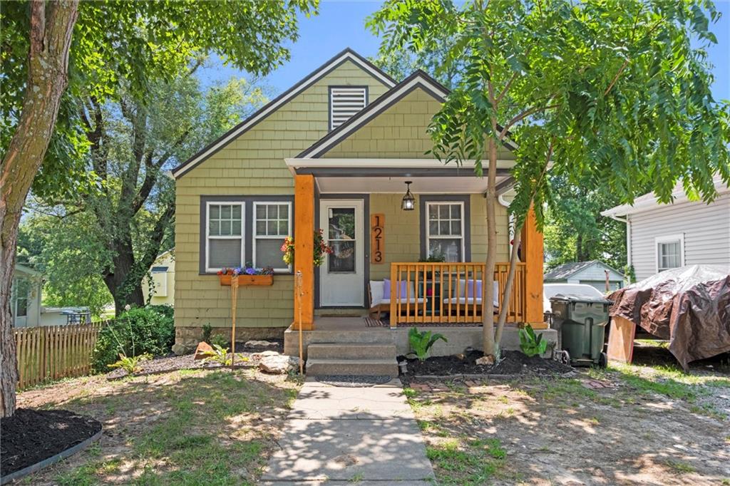 Listing Photo MLS #HMS2526577