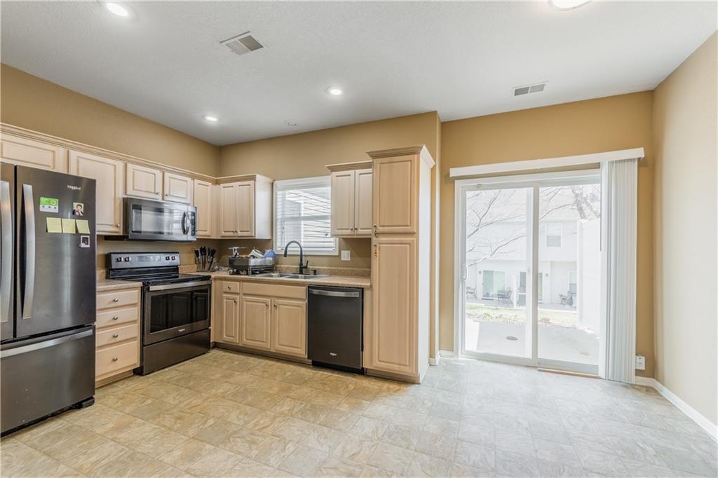 Listing Photo MLS #HMS2535399