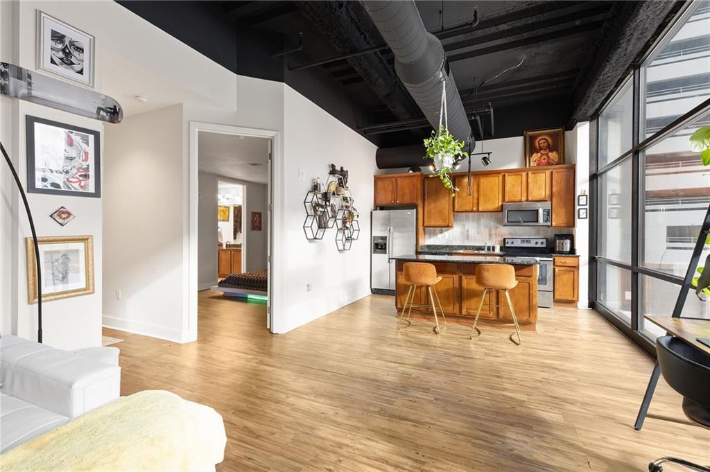 Listing Photo MLS #HMS2537636