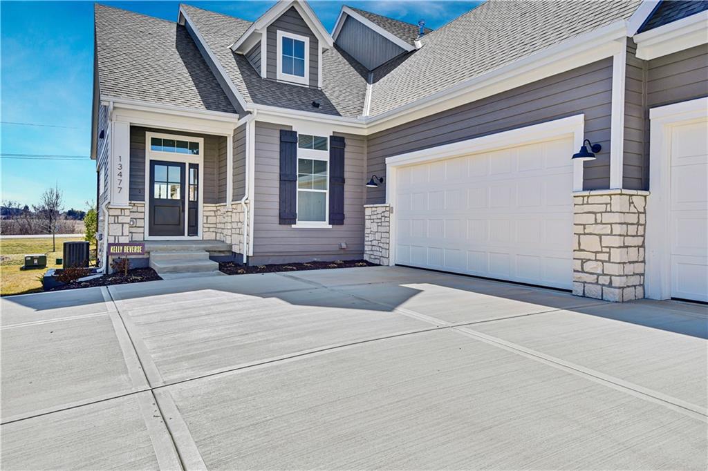 Listing Photo MLS #HMS2539188