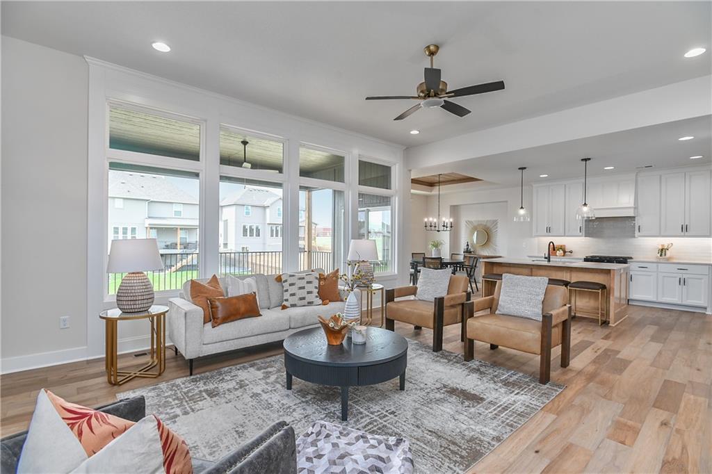 Listing Photo MLS #HMS2539906