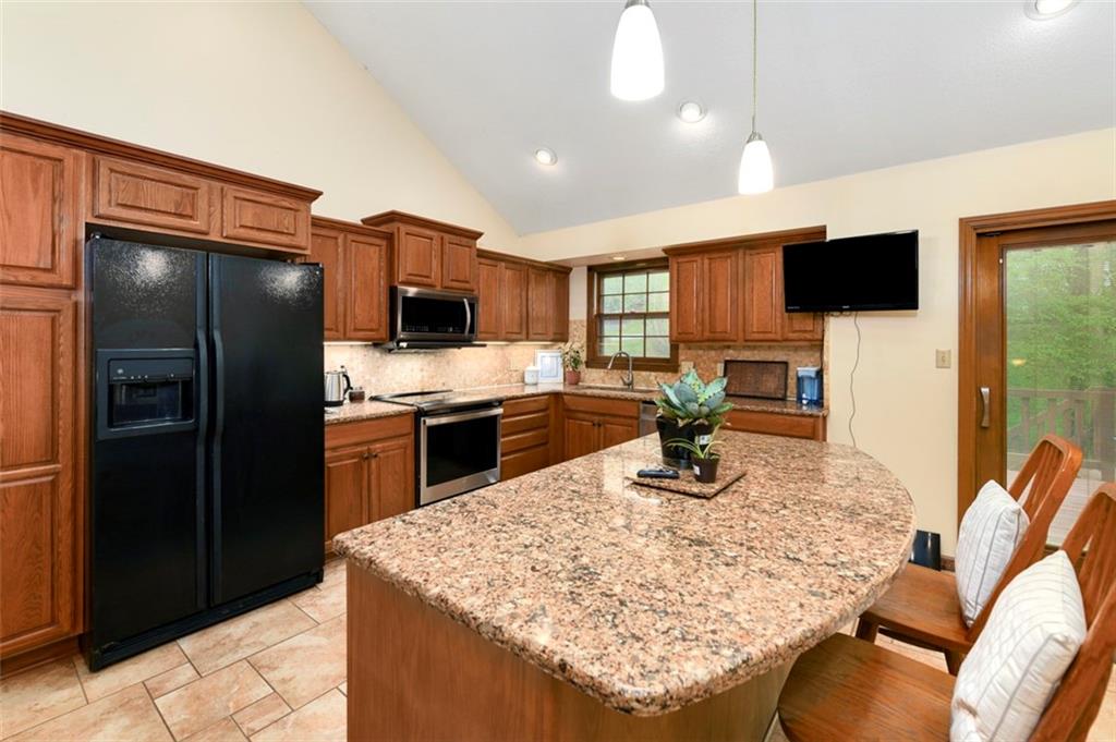 Listing Photo MLS #HMS2545149