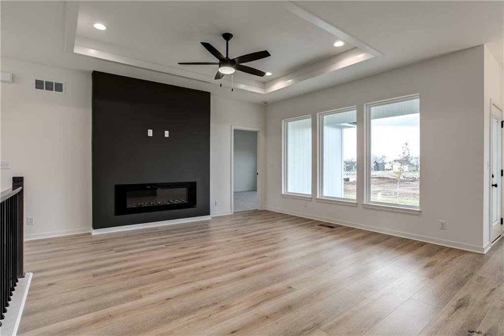 Listing Photo MLS #HMS2546082