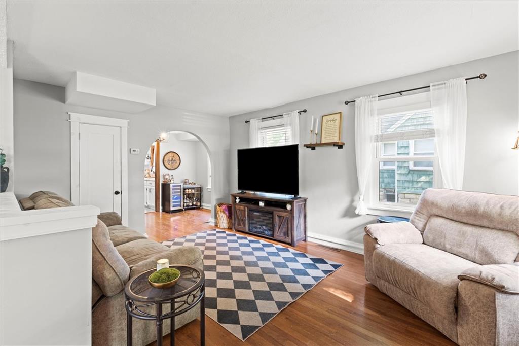 Listing Photo MLS #HMS2546540