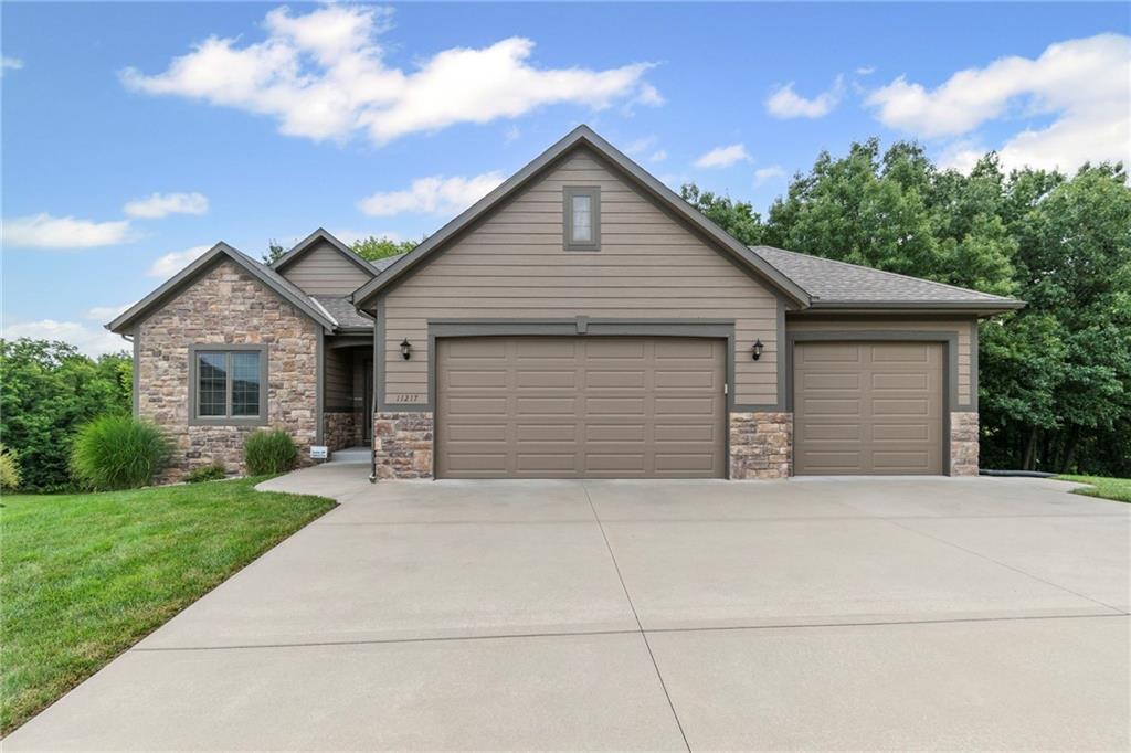 Listing Photo MLS #HMS2548247