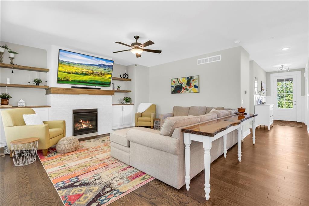 Listing Photo MLS #HMS2549195