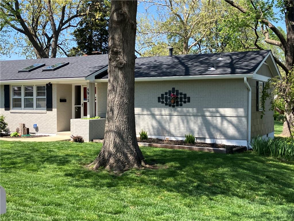 Listing Photo MLS #HMS2549559