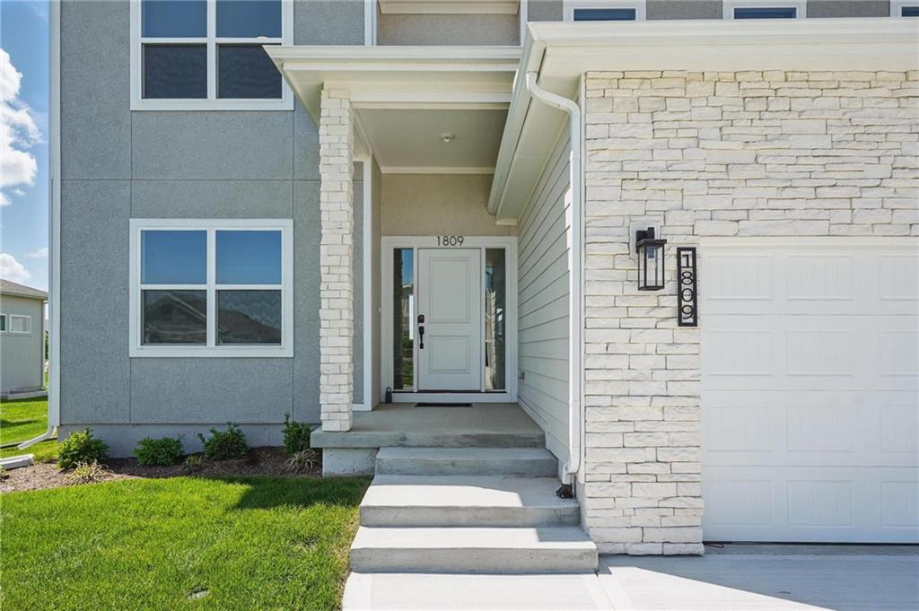 Listing Photo MLS #HMS2549573