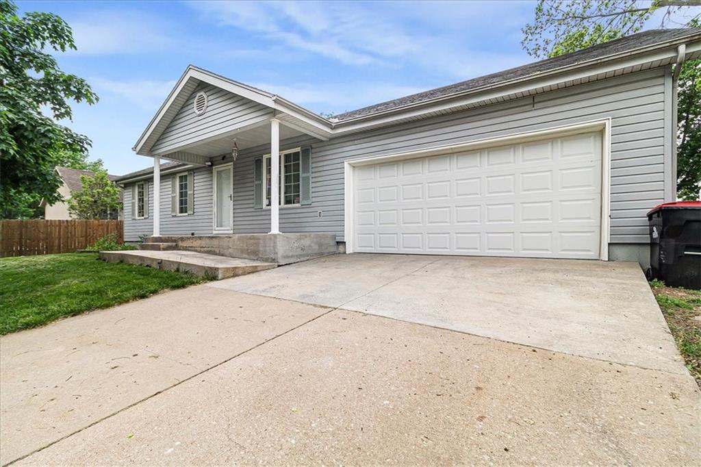 Listing Photo MLS #HMS2550190