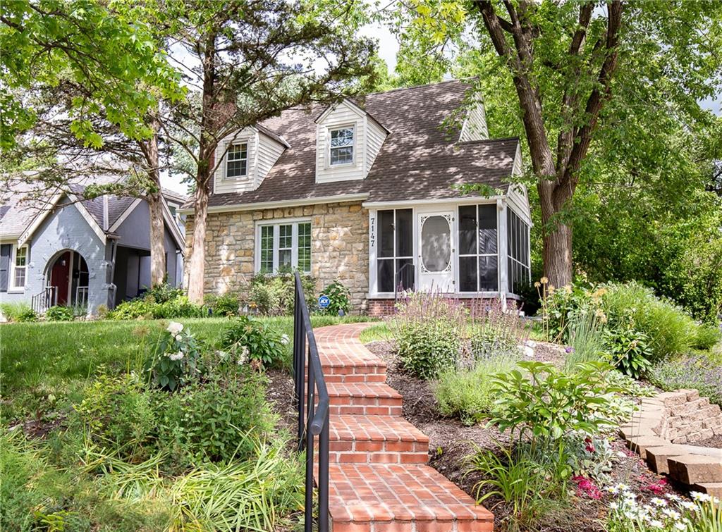Listing Photo MLS #HMS2550377