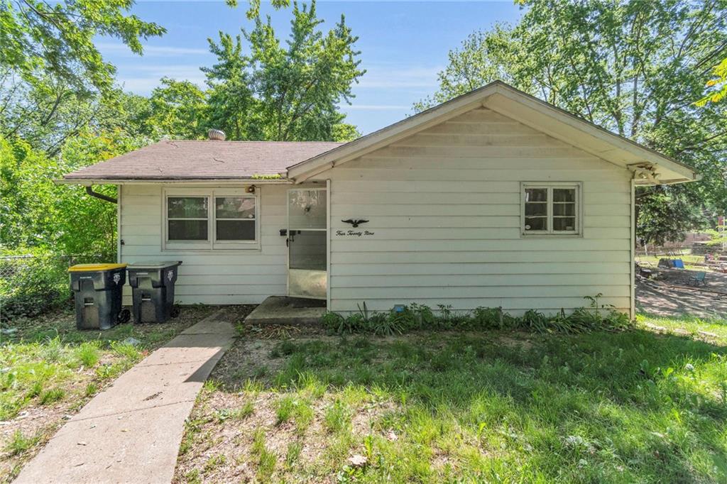 Listing Photo MLS #HMS2550382