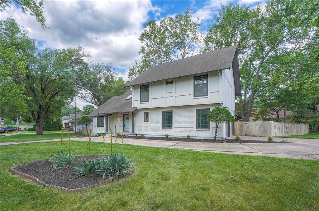 Listing Photo MLS #HMS2552375