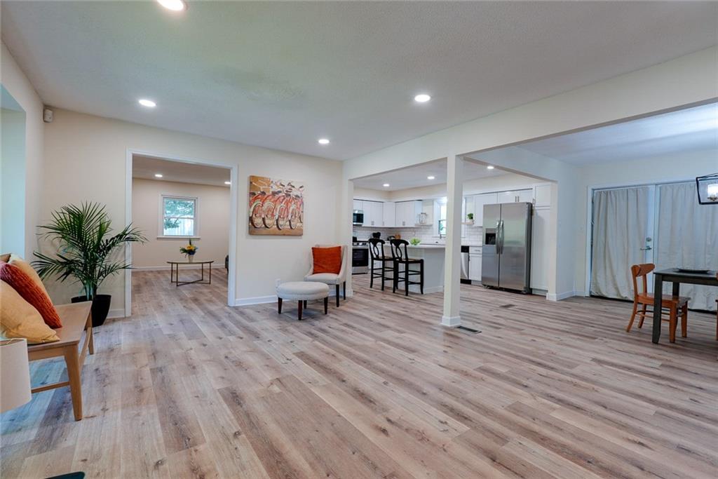 Listing Photo MLS #HMS2552402