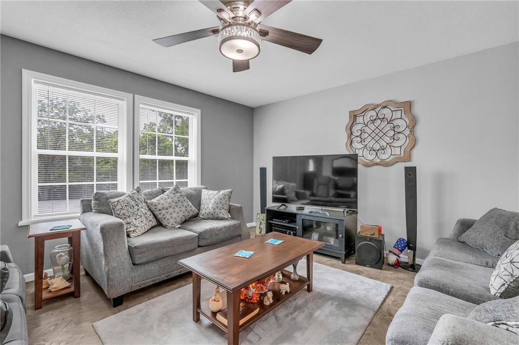 Listing Photo MLS #HMS2552672