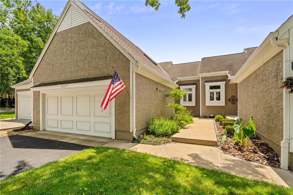 Listing Photo MLS #HMS2553932