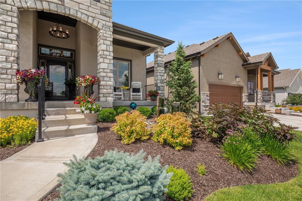 Listing Photo MLS #HMS2555307