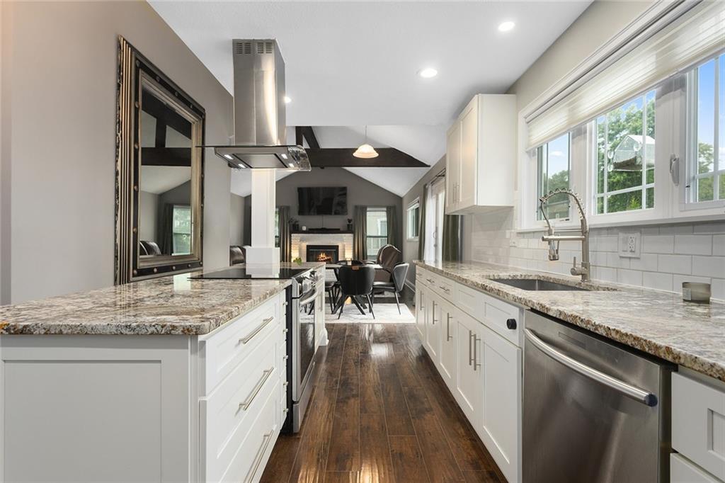 Listing Photo MLS #HMS2555324