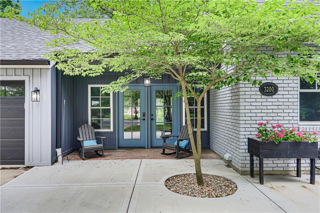 Listing Photo MLS #HMS2555396