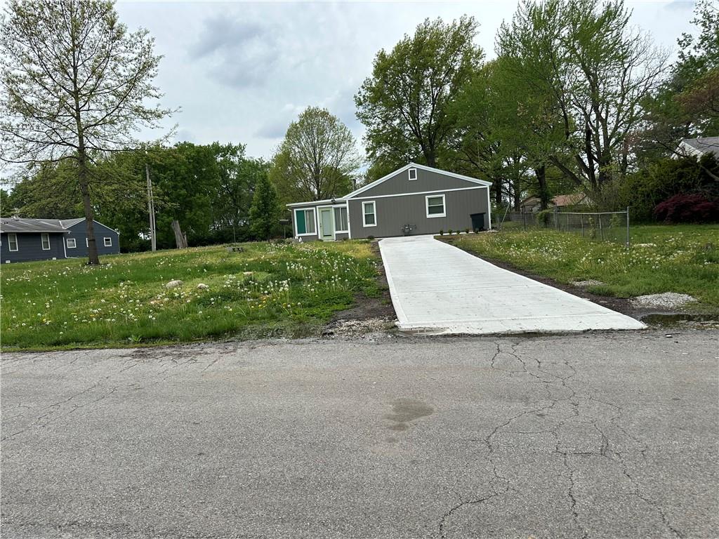 Listing Photo MLS #HMS2555902