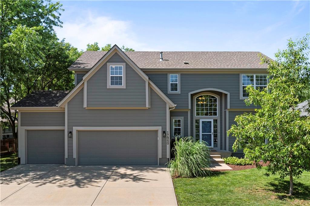 Listing Photo MLS #HMS2555925