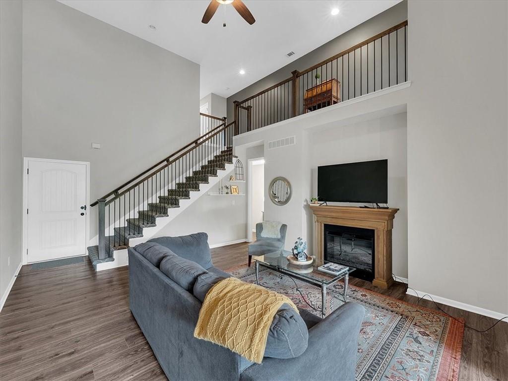 Listing Photo MLS #HMS2556834