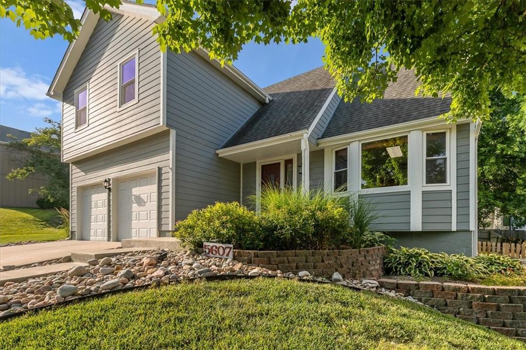 Listing Photo MLS #HMS2557874