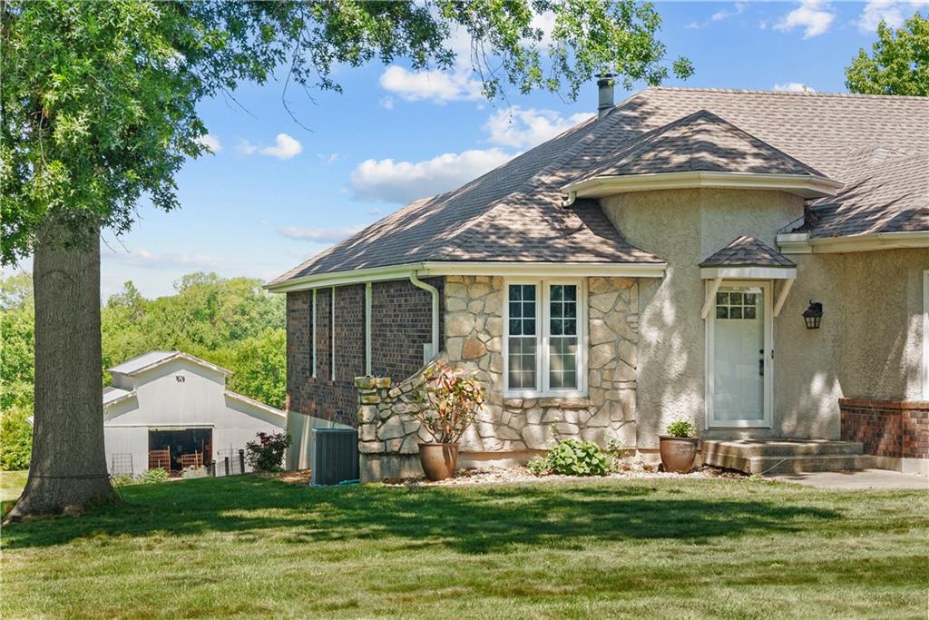 Listing Photo MLS #HMS2558458