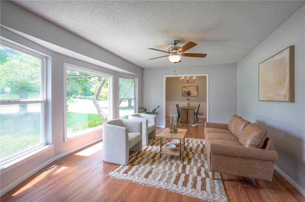 Listing Photo MLS #HMS2558572