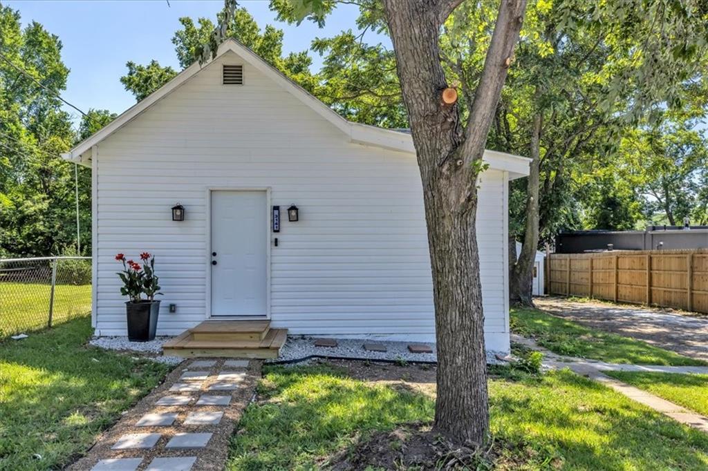 Listing Photo MLS #HMS2559271