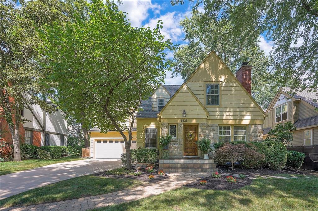 Listing Photo MLS #HMS2560121