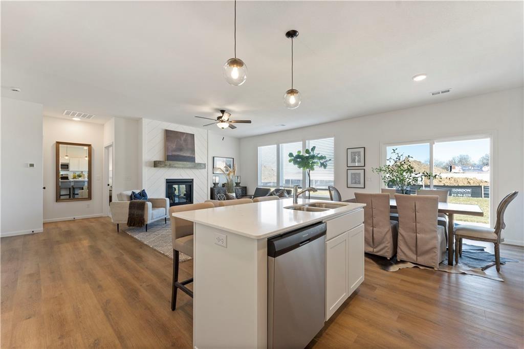 Listing Photo MLS #HMS2560174