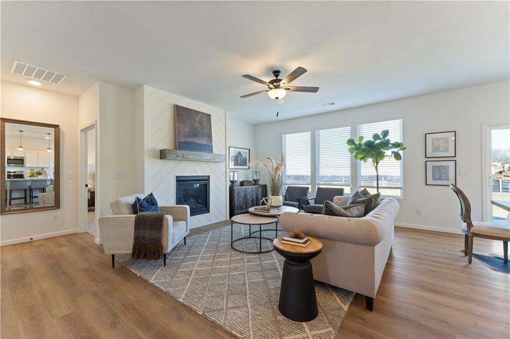 Listing Photo MLS #HMS2560175