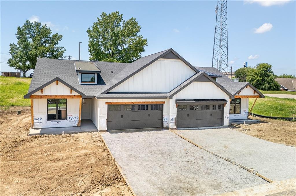Listing Photo MLS #HMS2560220