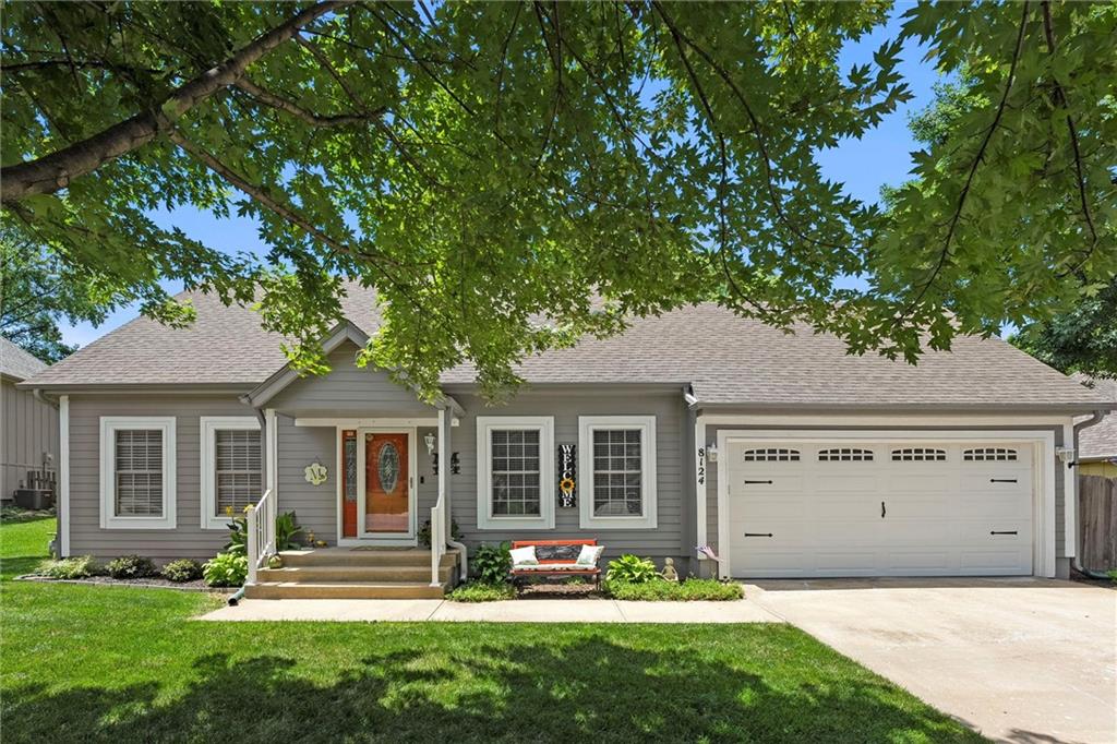 Listing Photo MLS #HMS2561319