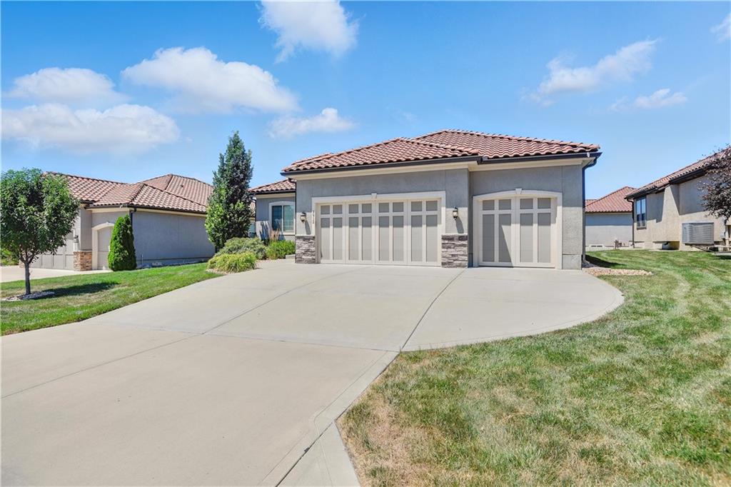 Listing Photo MLS #HMS2561566