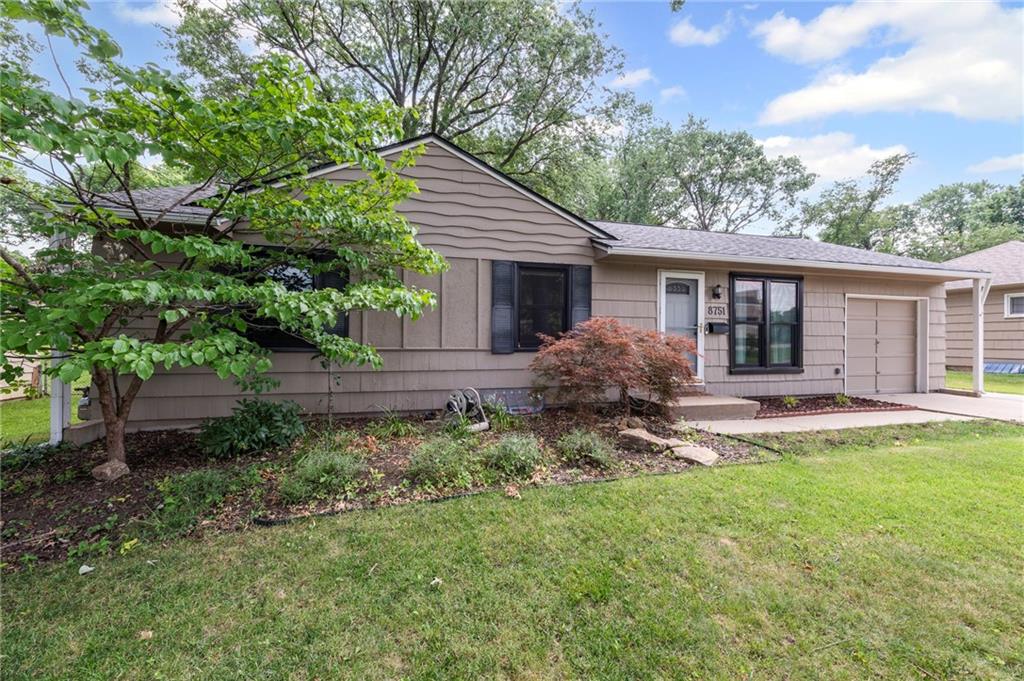 Listing Photo MLS #HMS2561622