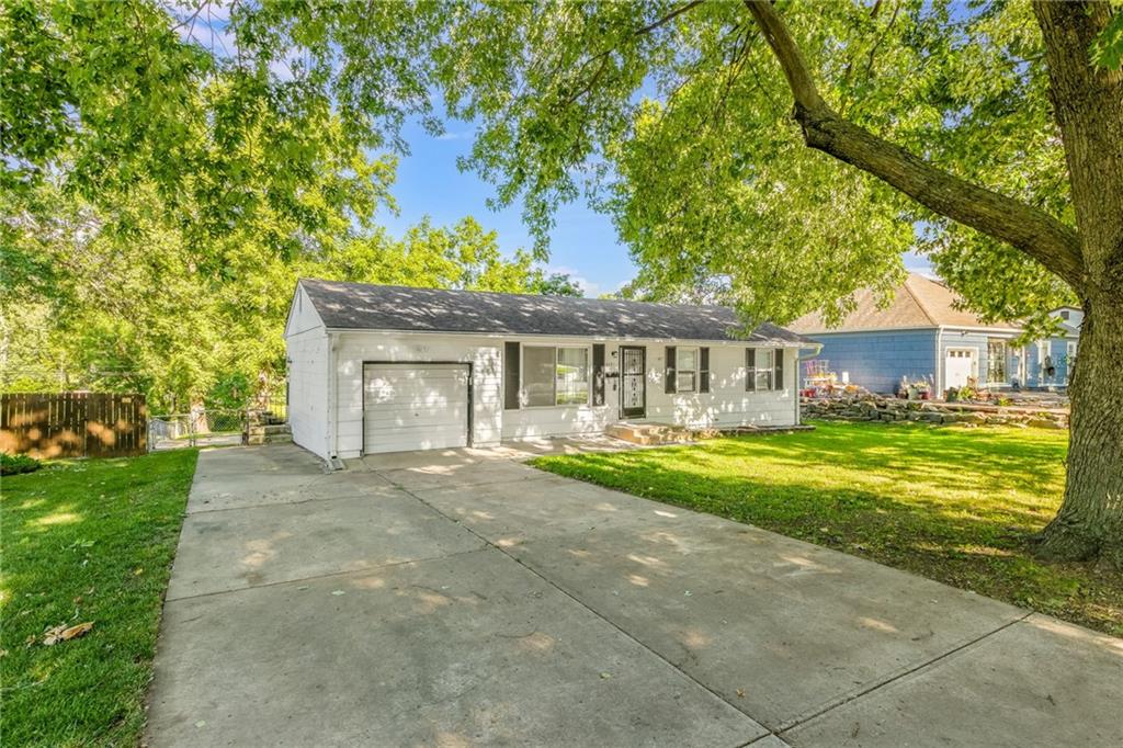 Listing Photo MLS #HMS2561919