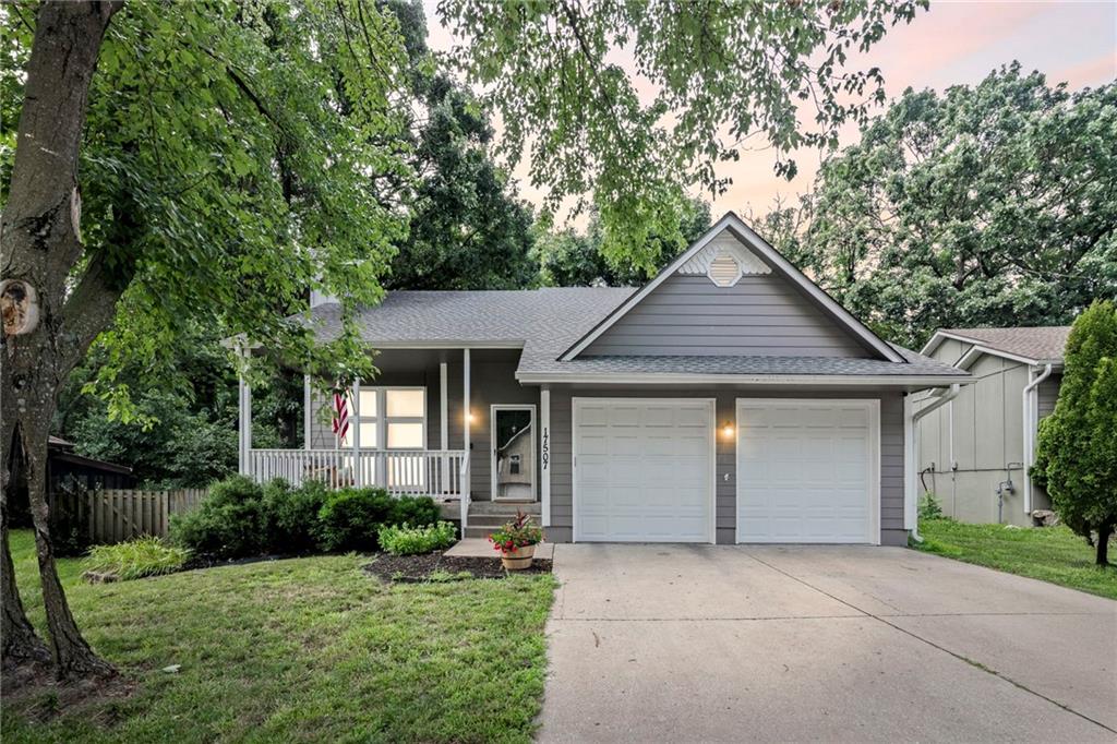 Listing Photo MLS #HMS2561931