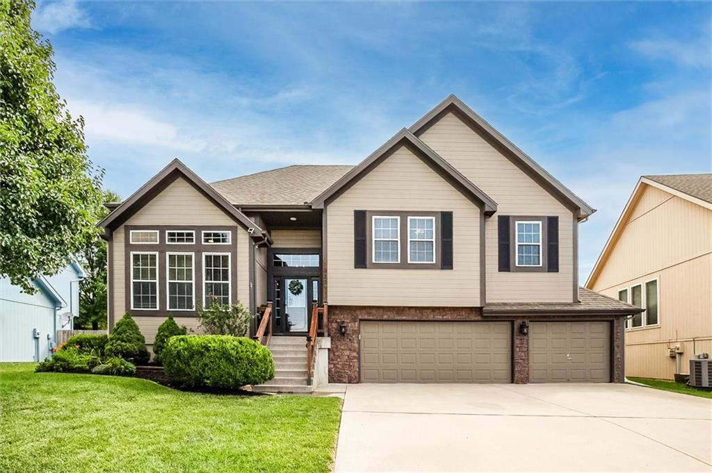 Listing Photo MLS #HMS2561957