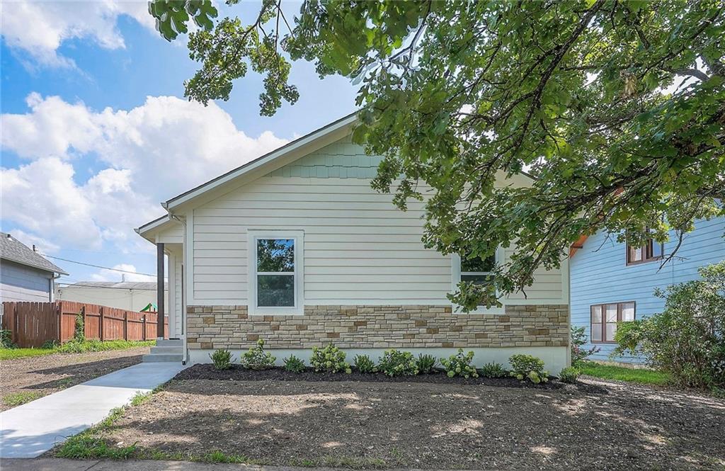 Listing Photo MLS #HMS2562014