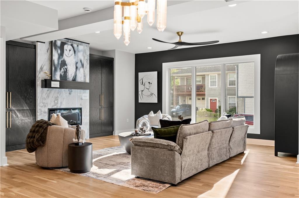 Listing Photo MLS #HMS2562103