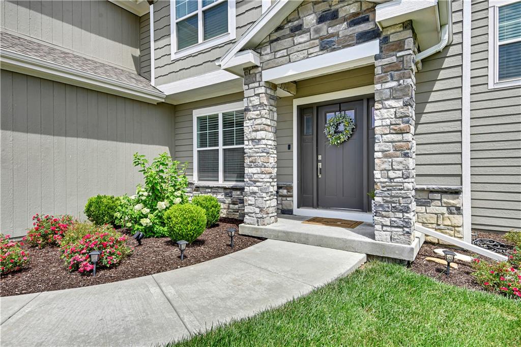 Listing Photo MLS #HMS2562338