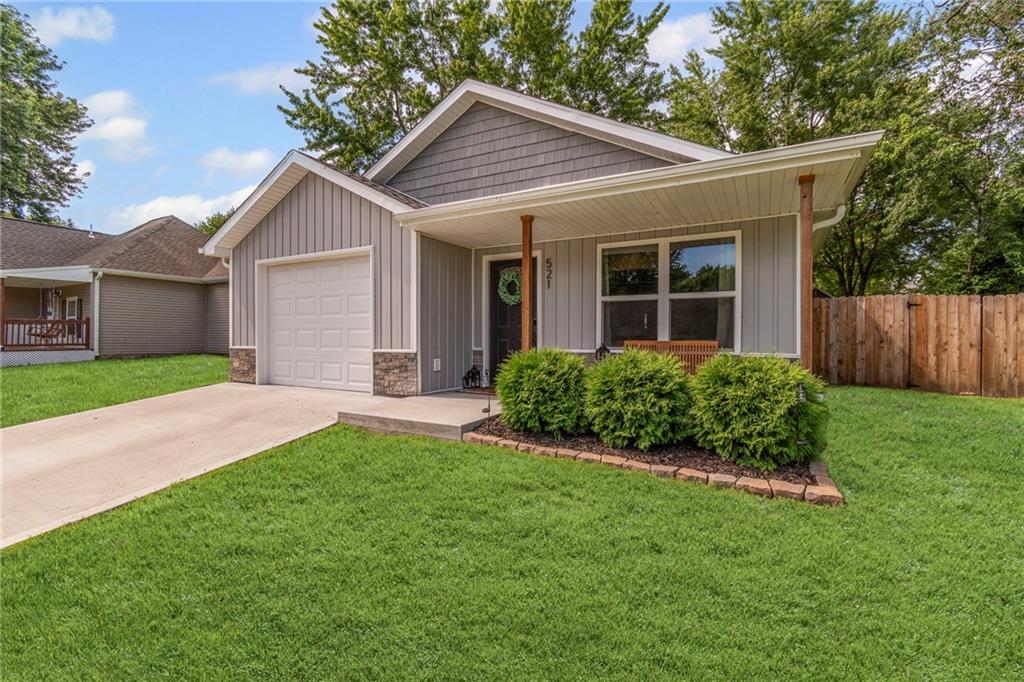 Listing Photo MLS #HMS2562357