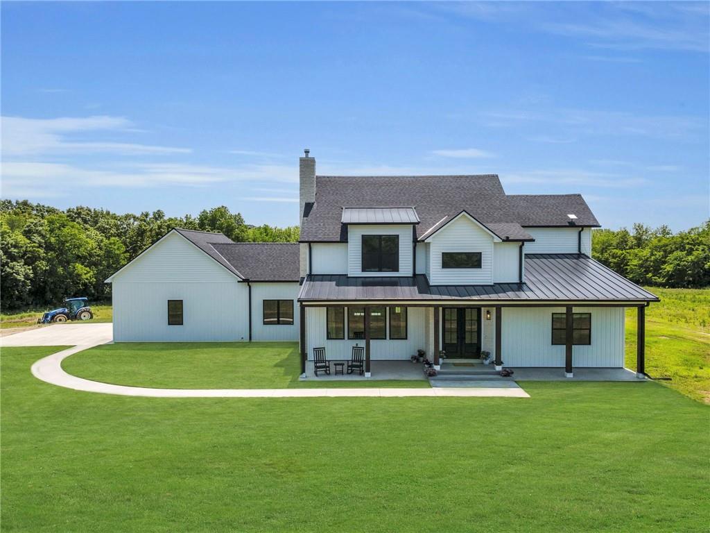 Listing Photo MLS #HMS2562397