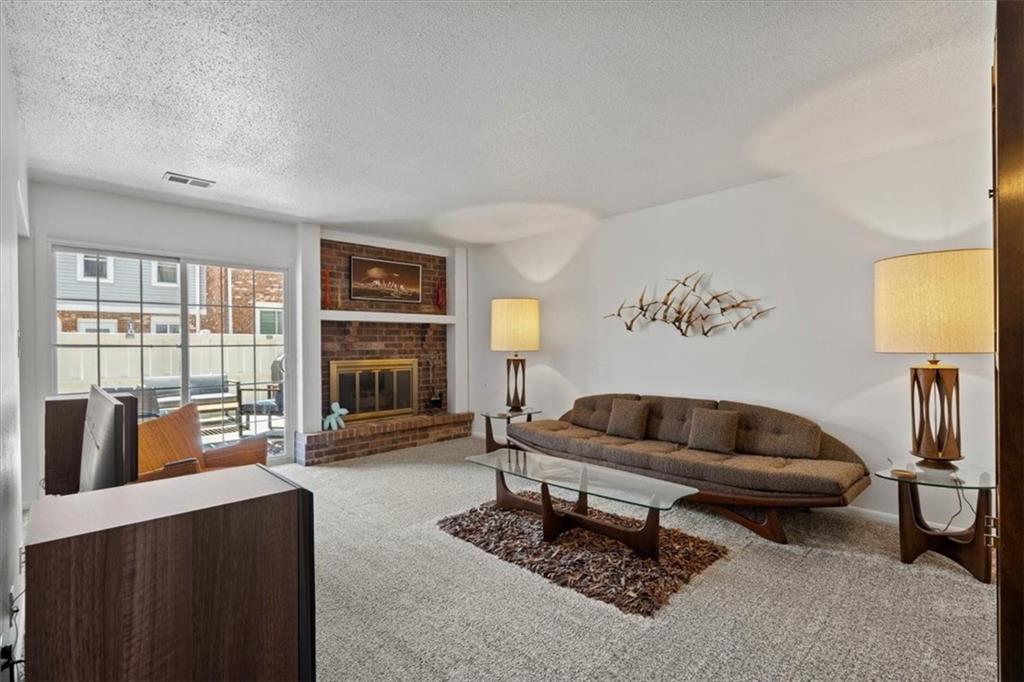 Listing Photo MLS #HMS2563018