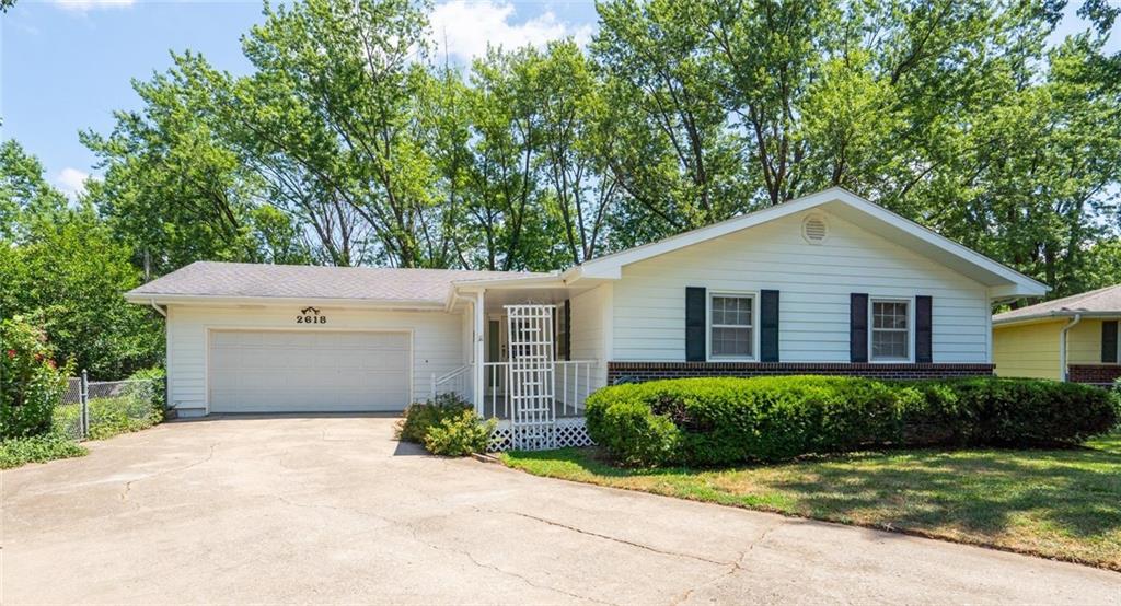 Listing Photo MLS #HMS2563250