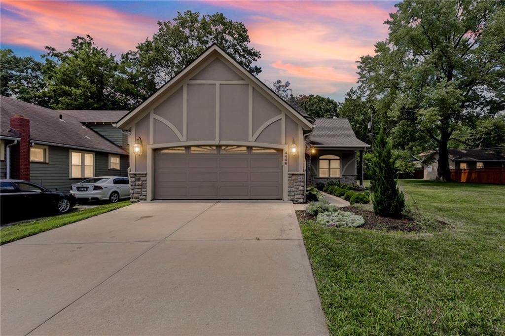Listing Photo MLS #HMS2563322