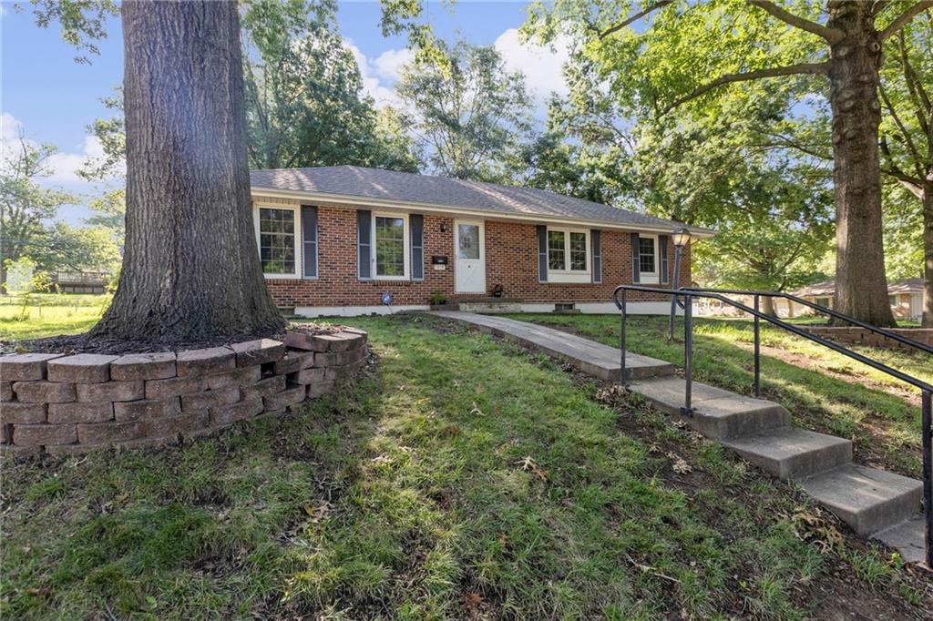 Listing Photo MLS #HMS2563613