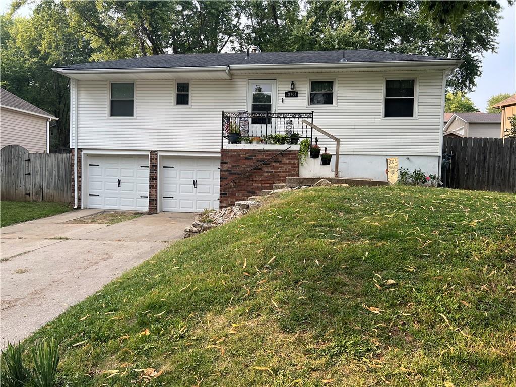 Listing Photo MLS #HMS2563643